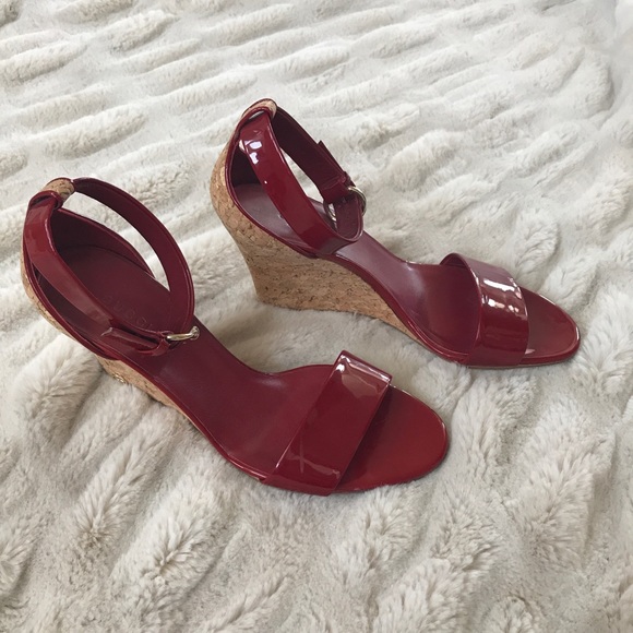 red gucci platform sandals